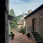 Il Pozzo Delle Camelie Gubbio